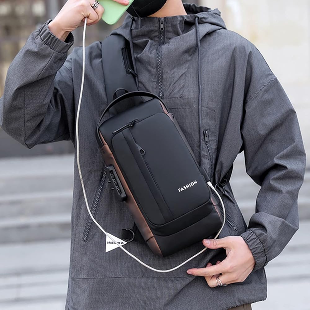 Homme portant le sac bandoulière FASHION